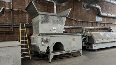 Lot 14 - Osmeka wood chipping machine